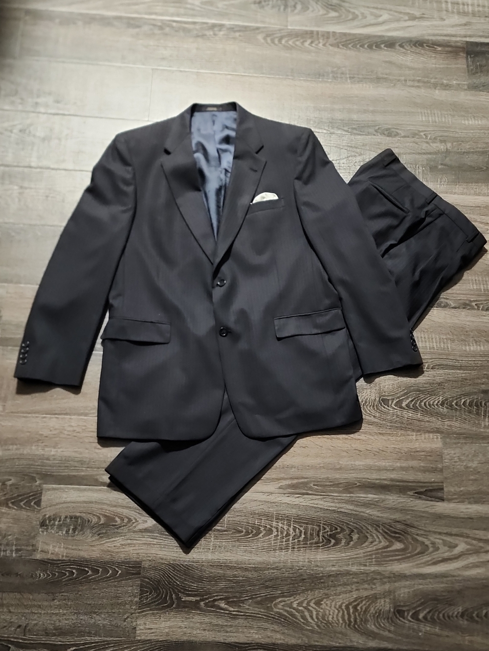 🎉 Hart Schaffner & Marx Pinstripe Two-Piece Suit 🎉